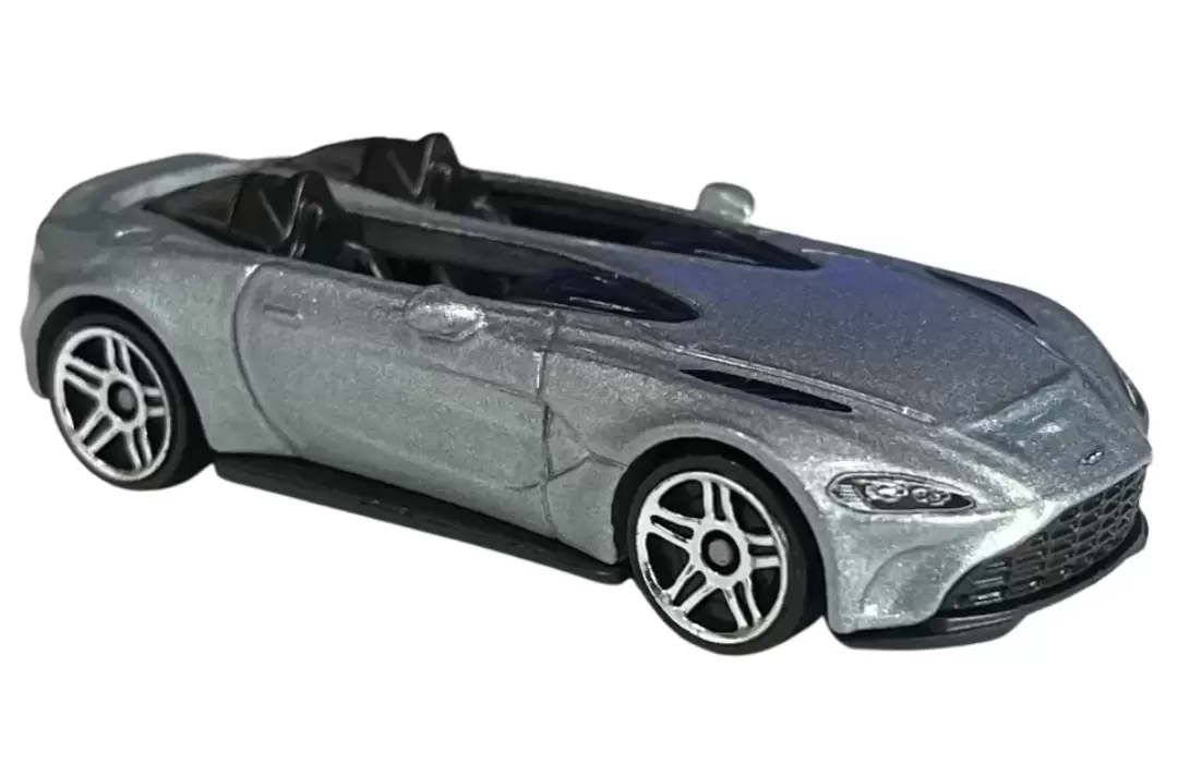 Astom Martin V12 Speedster