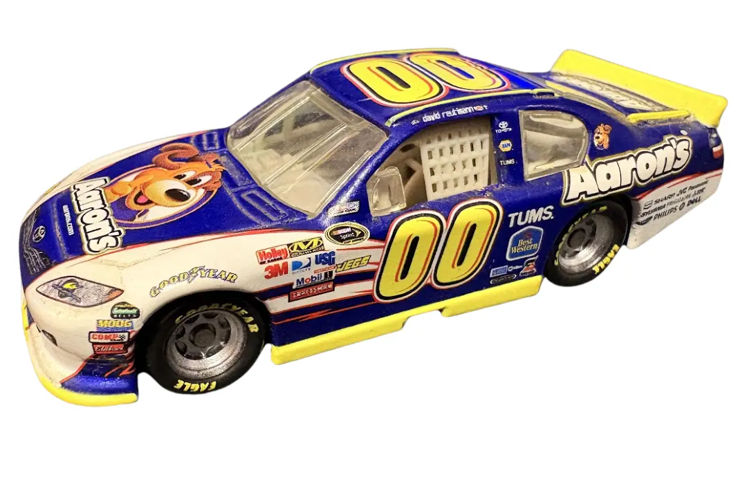 Toyota Camry #00 David Reutimann (NASCAR 2011 - Aarons)
