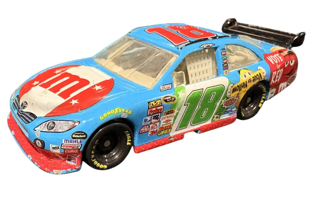 Toyota Camry #18 Kyle Busch (NASCAR 2010 - M&Ms)